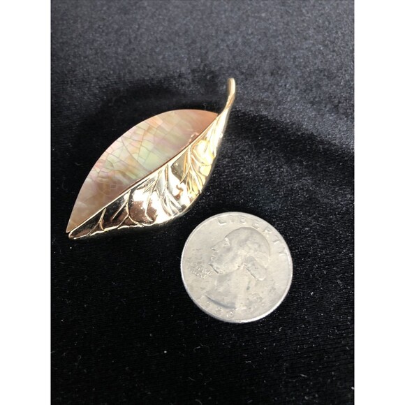 Liz Claiborne Gold Tone Leaf Abalone Shell Inlay Brooch Vintage - Picture 4 of 6
